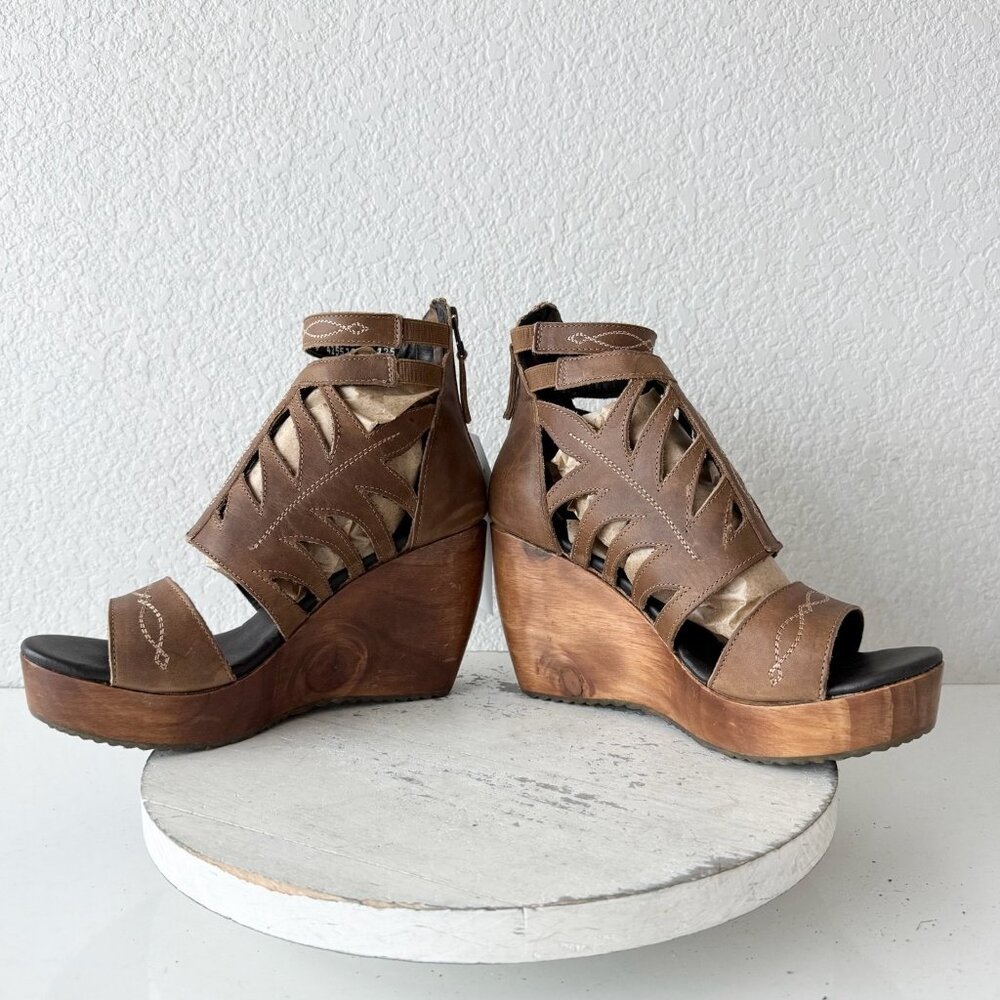 Lane Becca Leather Wedge Sandals Womens 8 Desert Clay Western Cutout Wooden Heel - Picture 6 of 12